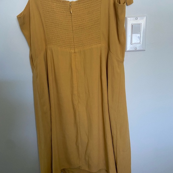 Elegant Mustard Mini Dress - Picture 5 of 6